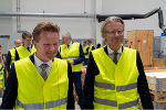 IV-Präsident Georg Knill und LR Drexler bei der Betriebsbesichtigung bei Rosendahl Nextrom in Pischelsdorf