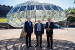 StM Thomas Schmidt, Prof. Helmut List, LR Christopher Drexler (v.l.) bei AVL List in Graz. © Land Steiermark; Verwendung bei Quellenangabe honorarfrei StM Thomas Schmidt, Prof. Helmut List, LR Christopher Drexler (v.l.) bei AVL List in Graz.