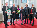 Ehrenring des Landes Steiermark für LH.a.D. Hermann Schützenhöfer: LH Christopher Drexler, LH a.D. Hermann Schützenhöfer mit Gattin Marianne, LH a.D. Waltraud Klasnic, LH a.D. Franz Voves und LH-Stv. Anton Lang (v.l.).