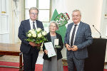 LH Christopher Drexler (li.), Elisabet Edl, LH-Stv. Anton Lang © Land Steiermark/ Fischer LH Christopher Drexler (li.), Elisabet Edl, LH-Stv. Anton Lang