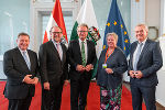 Europalandesrat Werner Amon, Außenminister Alexander Schallenberg, Landeshauptmann Christopher Drexler, Prinzessin Maria Pia Kothbauer (Botschafterin des Fürstentums Liechtenstein) und Landeshauptmann-Stellvertreter Anton Lang (v.l.) in der Aula der Alten Universität. © Land Steiermark/Binder; bei Quellenangabe honorarfrei