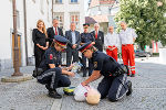 Notfall-Training am Übungs-Defibrillator © Land Steiermark/Binder; bei Quellenangabe honorarfrei Notfall-Training am Übungs-Defibrillator