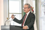 LH Christopher Drexler gratulierte zur erfolgreich absolvierten Reifeprüfung. © Land Steiermark/Foto Fischer; Verwendung bei Quellenangabe honorarfrei LH Christopher Drexler gratulierte zur erfolgreich absolvierten Reifeprüfung.