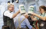 LH Christopher Drexler und Bürgermeisterin Elke Kahr bei der Aufsteirern-Eröffnung © Land Steiermark/Kanizaj; Verwendung bei Quellenangabe honorarfrei LH Christopher Drexler und Bürgermeisterin Elke Kahr bei der Aufsteirern-Eröffnung