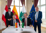 Steirisch-kärntnerische Regierungskonferenz in Wolfsberg: LH-Stv. Martin Gruber, LH Peter Kaiser, LH Christopher Drexler und LH-Stv. Anton Lang (v.l.) © LPD Kärnten/Steinacher; Verwendung bei Quellenangabe honorarfrei Steirisch-kärntnerische Regierungskonferenz in Wolfsberg: LH-Stv. Martin Gruber, LH Peter Kaiser, LH Christopher Drexler und LH-Stv. Anton Lang (v.l.)